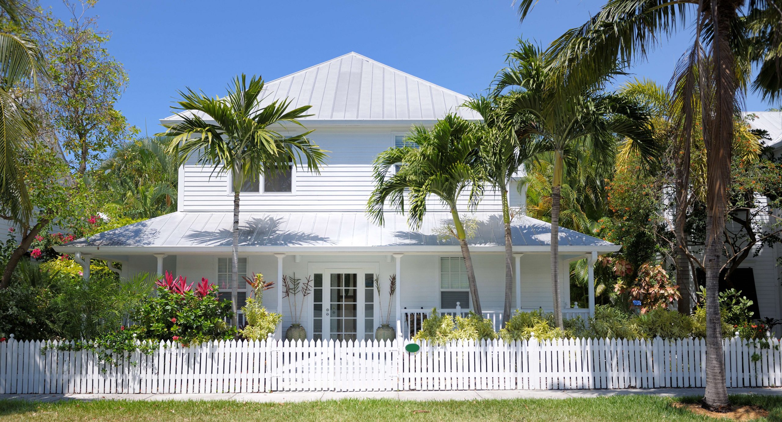 Tropical white home
